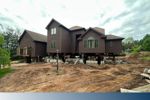 House lifted from foundation